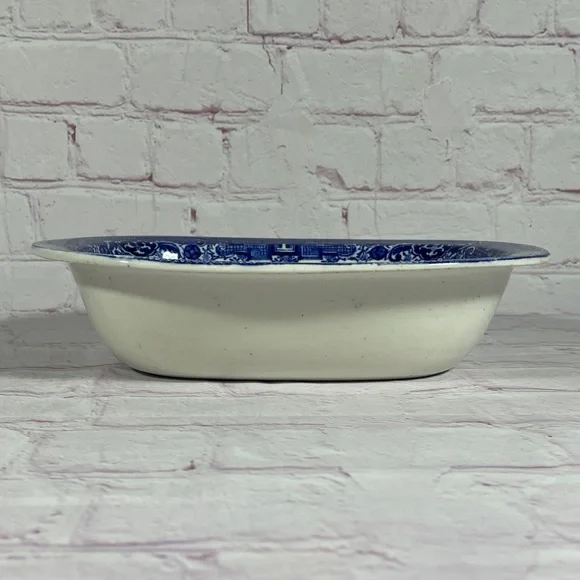 Vintage Allerton’s Blue Willow Oval Serving Bowl - Picture 6 of 10